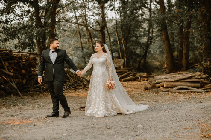 orman gelin damat fotoğrafları, ormanda çekilmiş gelin damat fotoğrafları, gelin damat pozları, düğün fotoğrafçısı pozları